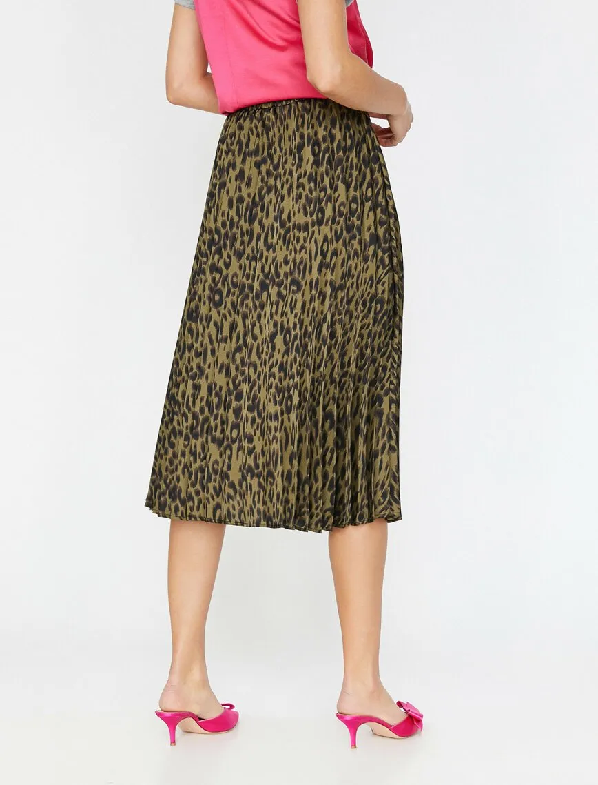 11976 Green Pleated Midi Skirt