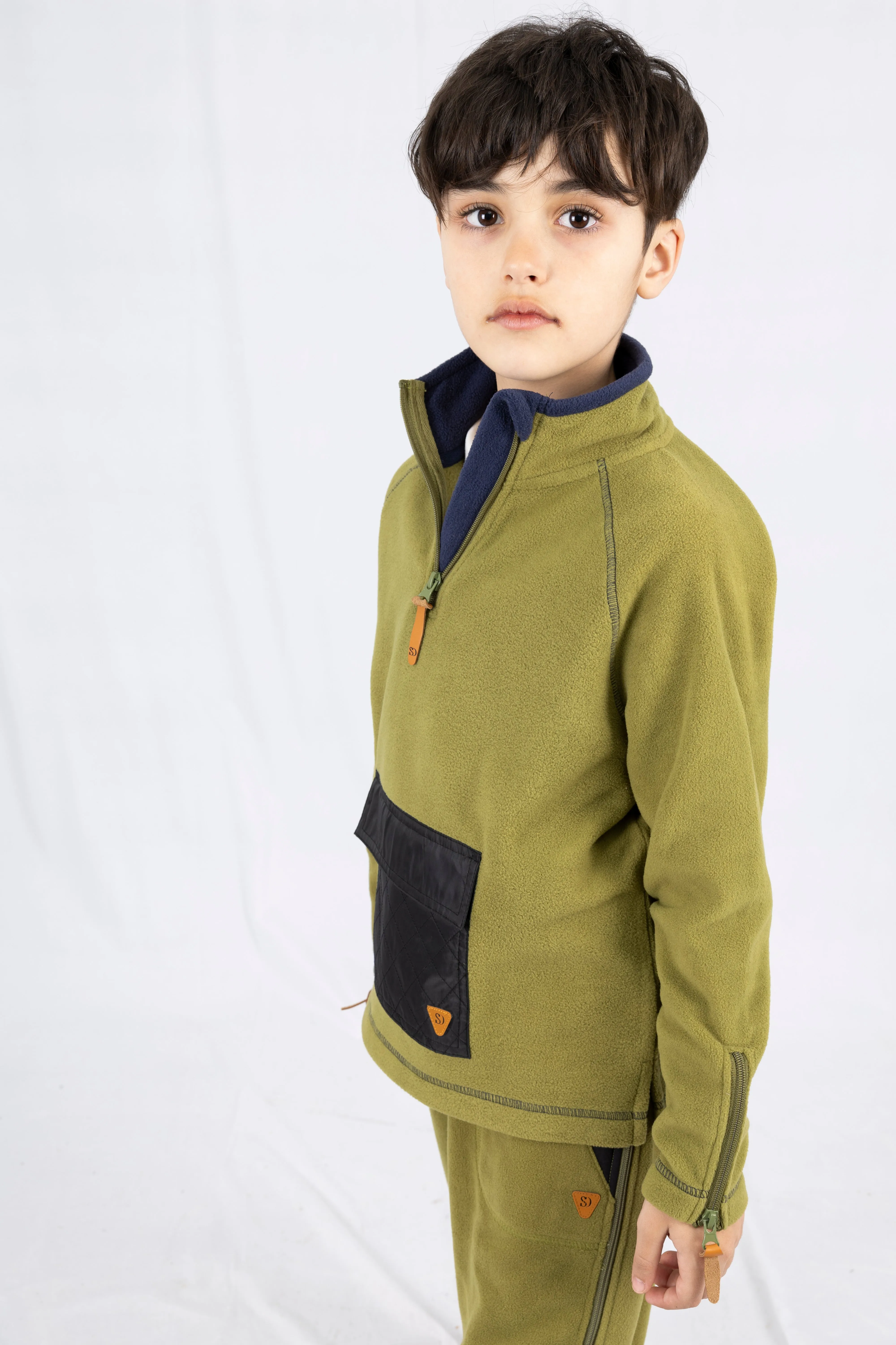 Adaptive Kids Pullover: Front Zipper, Cargo Pocket, Easy-Undressing Sleeves