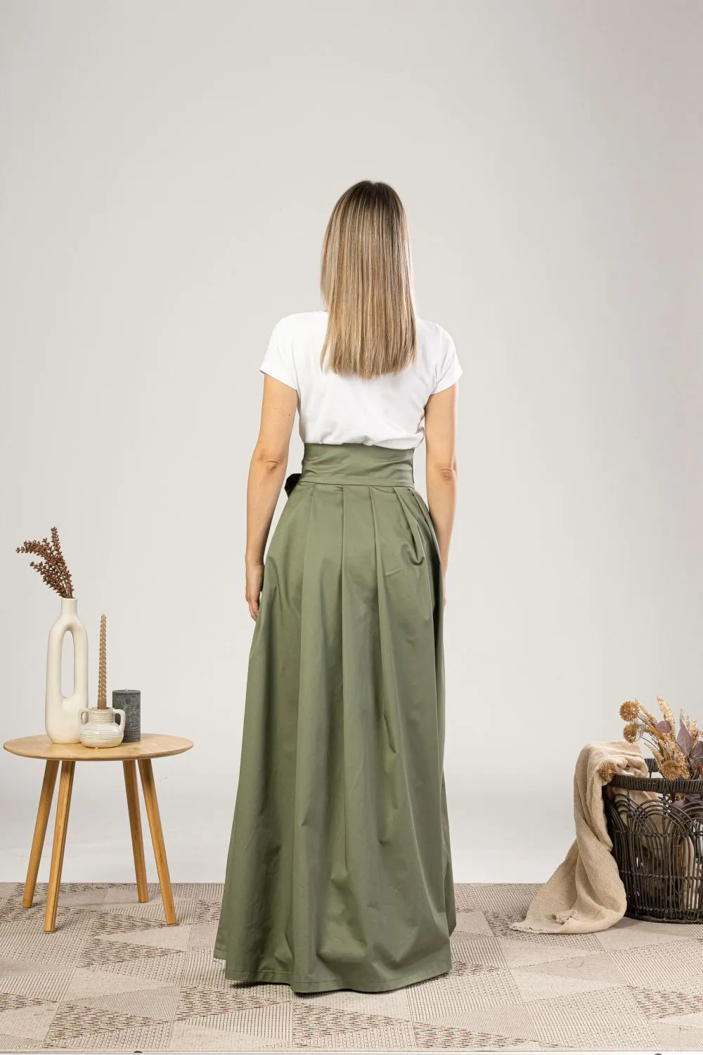 Black High Waist Pleated Maxi Skirt