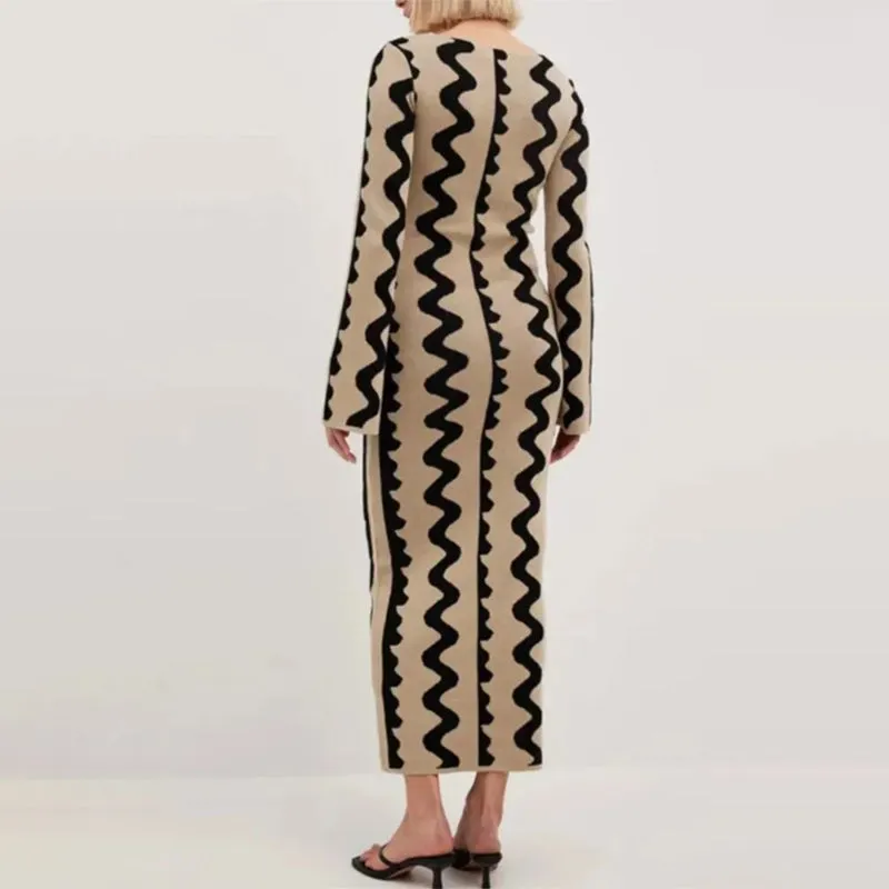 Flattering Geometric Pattern Flare Long Sleeve Maxi Dresses