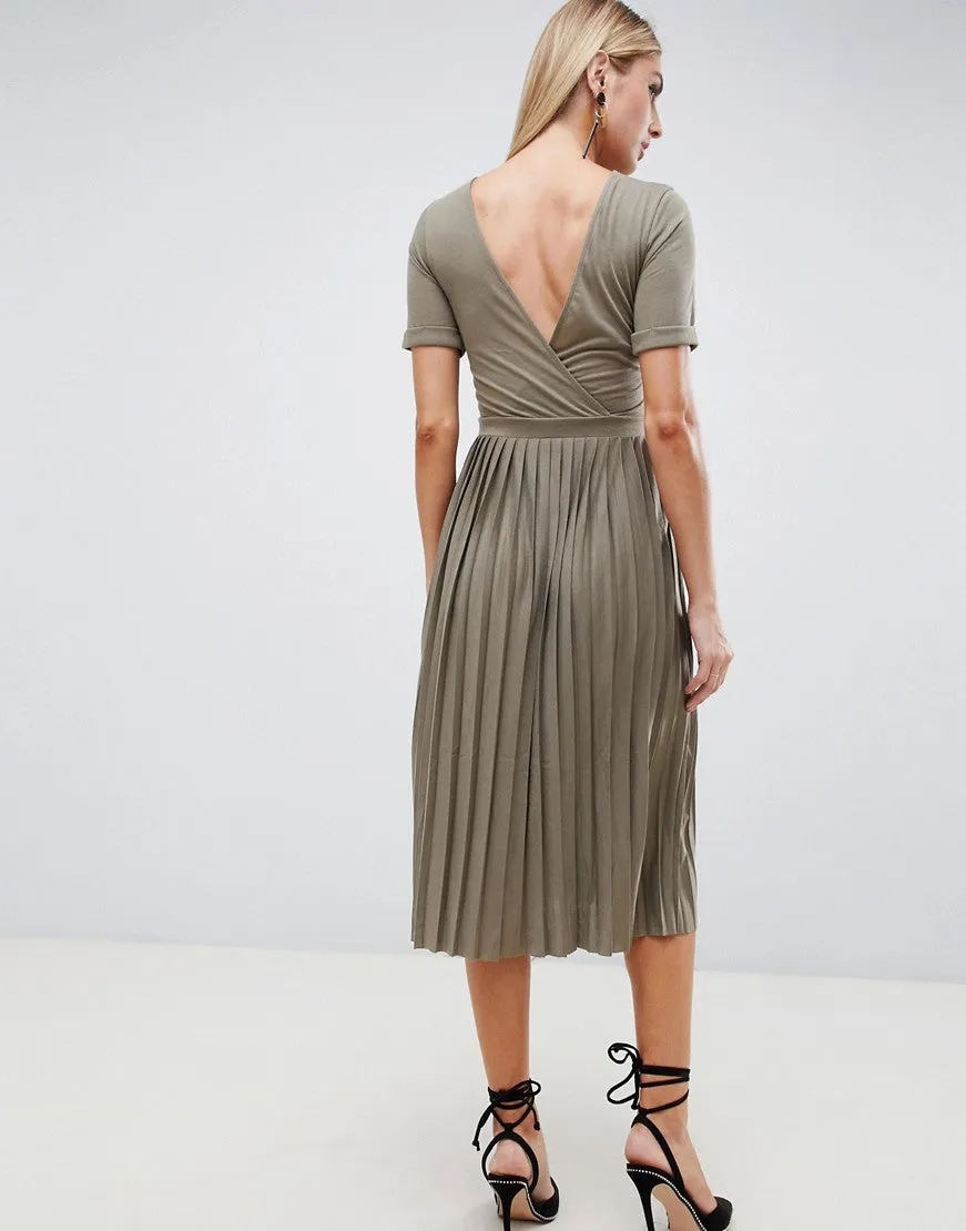 Pleated skirt midi dress